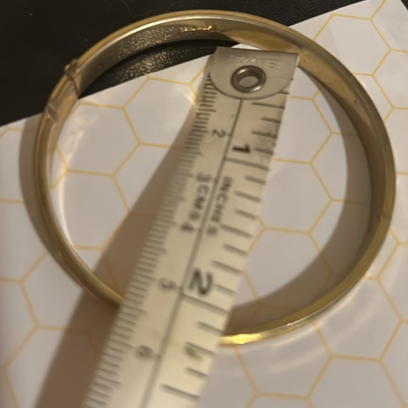 Beautiful Etched 18k RGP  Gold Bracelet with Snap Closure - Picture 7 of 13